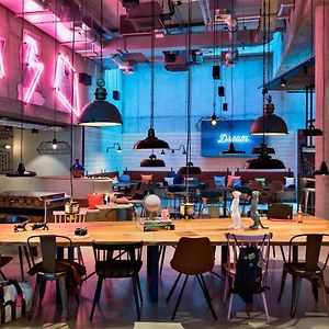 Moxy Frankfurt City Center